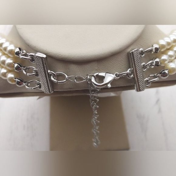 3 Strand Adjustable  Faux Pearl Necklace Choker New - Picture 8 of 11